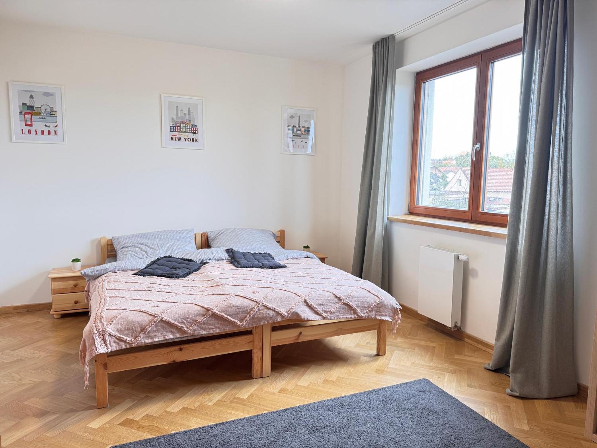 Familyvilla, New 4 Luxury Big Apartments, Parking Prag Exterior foto